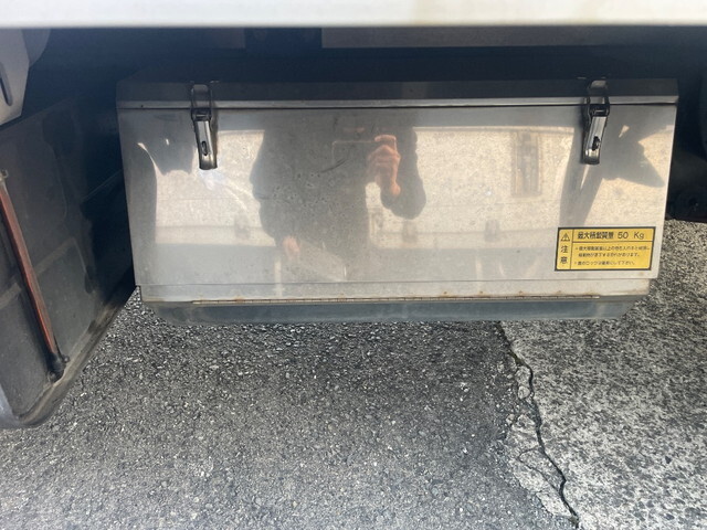 UDトラックスコンドルアルミウイング中型（4t）[写真11]