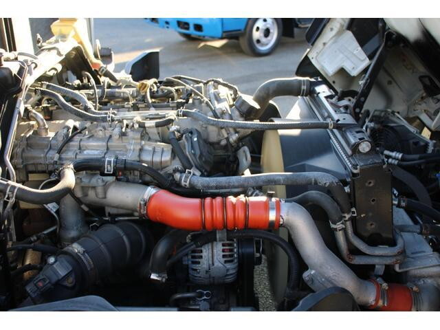 三菱ふそうキャンター平ボディ小型（2t・3t）[写真11]