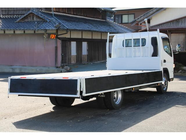 三菱ふそうキャンター平ボディ小型（2t・3t）[写真12]