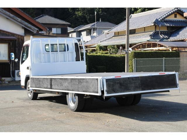 三菱ふそうキャンター平ボディ小型（2t・3t）[写真14]
