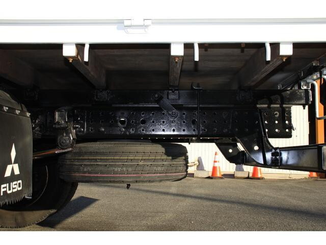 三菱ふそうキャンター平ボディ小型（2t・3t）[写真16]