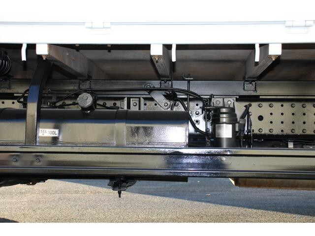 三菱ふそうキャンター平ボディ小型（2t・3t）[写真20]