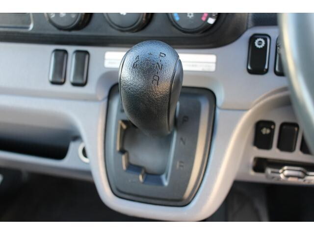 三菱ふそうキャンター平ボディ小型（2t・3t）[写真27]