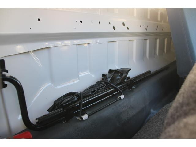 三菱ふそうキャンター平ボディ小型（2t・3t）[写真33]