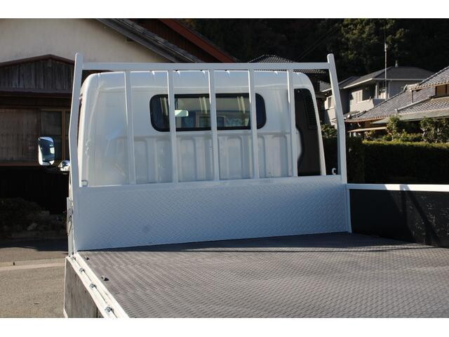 三菱ふそうキャンター平ボディ小型（2t・3t）[写真09]