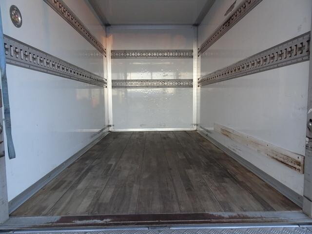 いすゞエルフパネルバン小型（2t・3t）[写真11]