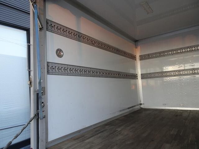 いすゞエルフパネルバン小型（2t・3t）[写真12]