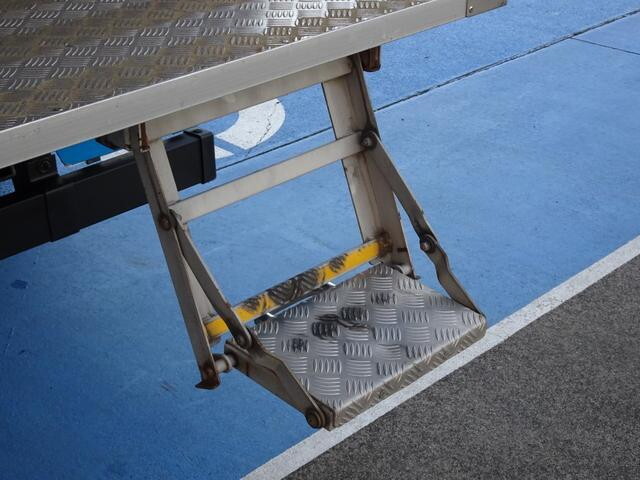 いすゞエルフパネルバン小型（2t・3t）[写真15]