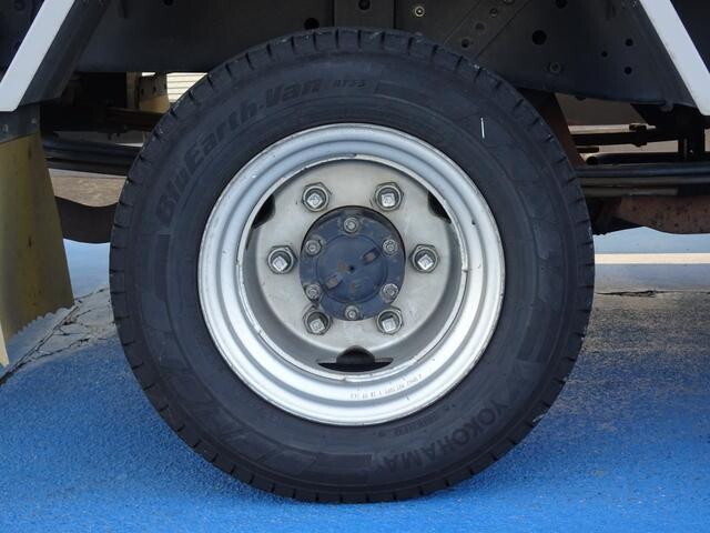 いすゞエルフパネルバン小型（2t・3t）[写真22]