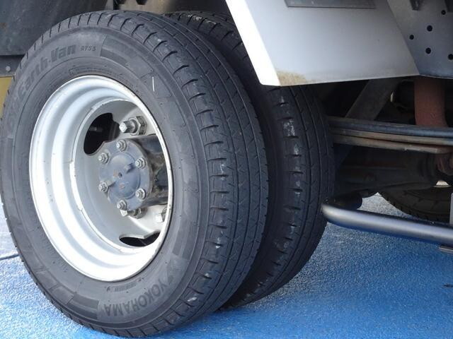 いすゞエルフパネルバン小型（2t・3t）[写真23]