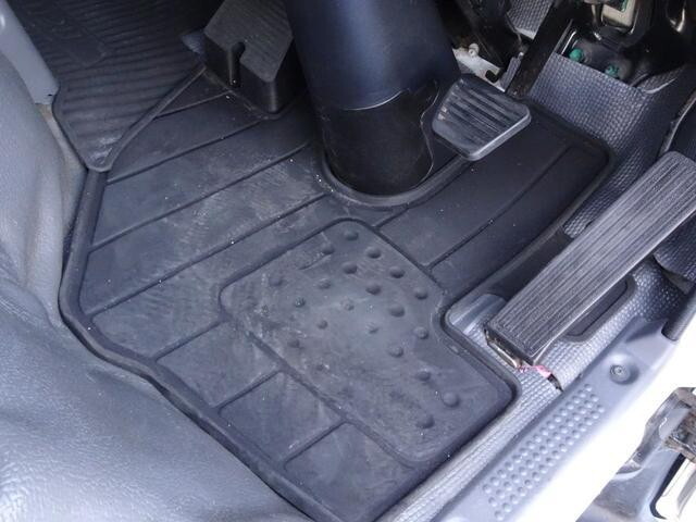 いすゞエルフパネルバン小型（2t・3t）[写真29]