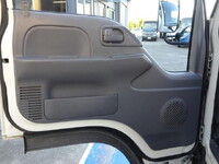 いすゞエルフパネルバン小型（2t・3t）[写真37]