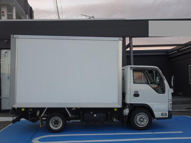 いすゞエルフパネルバン小型（2t・3t）[写真06]