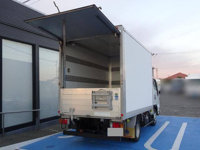 いすゞエルフパネルバン小型（2t・3t）[写真08]