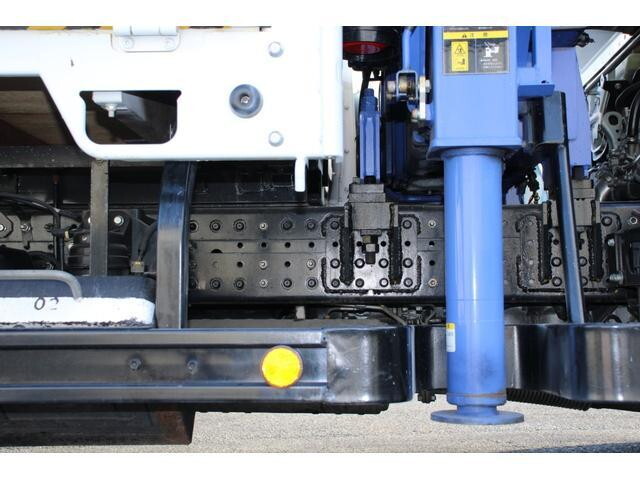 三菱ふそうキャンタークレーン3段小型（2t・3t）[写真24]