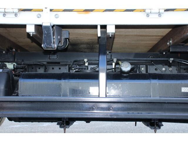 三菱ふそうキャンタークレーン3段小型（2t・3t）[写真29]