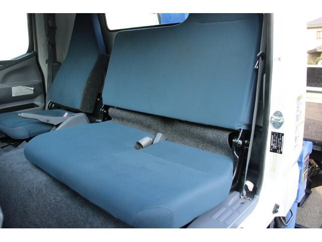 三菱ふそうキャンタークレーン3段小型（2t・3t）[写真35]