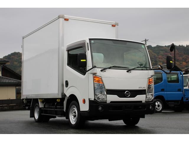 日産アトラスパネルバン小型（2t・3t）[写真01]