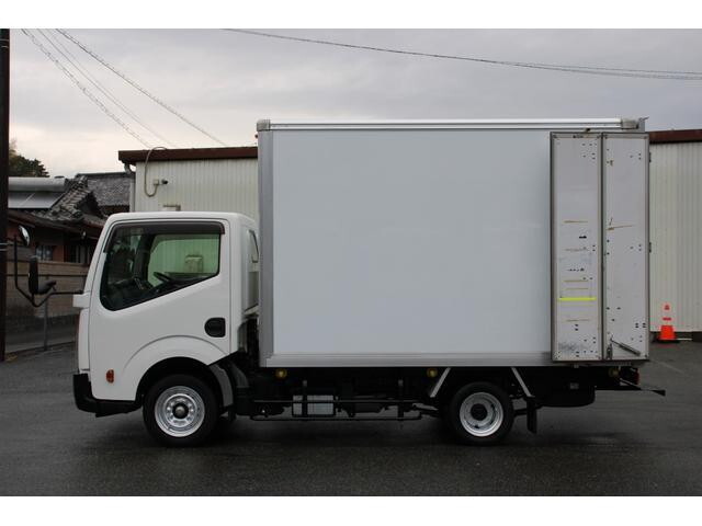 日産アトラスパネルバン小型（2t・3t）[写真09]