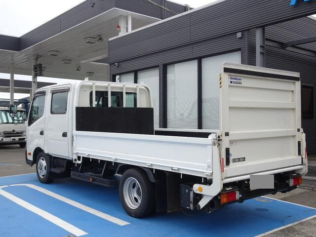 日野デュトロダブルキャブ（Wキャブ）小型（2t・3t）[写真02]