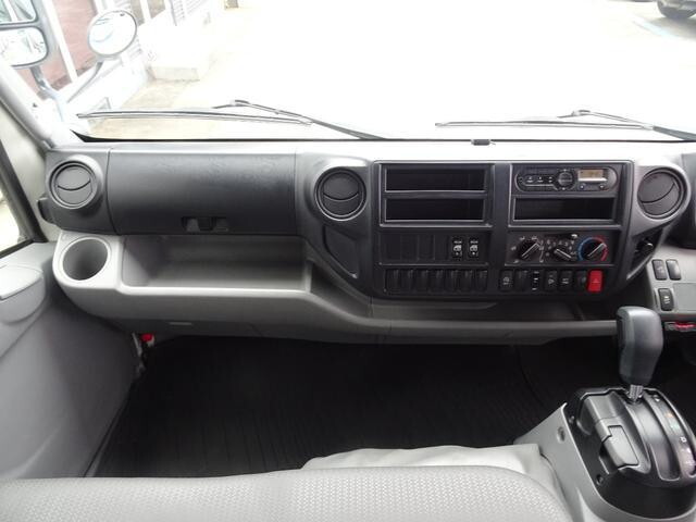 日野デュトロダブルキャブ（Wキャブ）小型（2t・3t）[写真32]