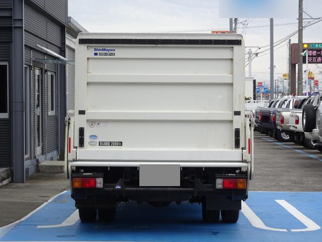 日野デュトロダブルキャブ（Wキャブ）小型（2t・3t）[写真06]