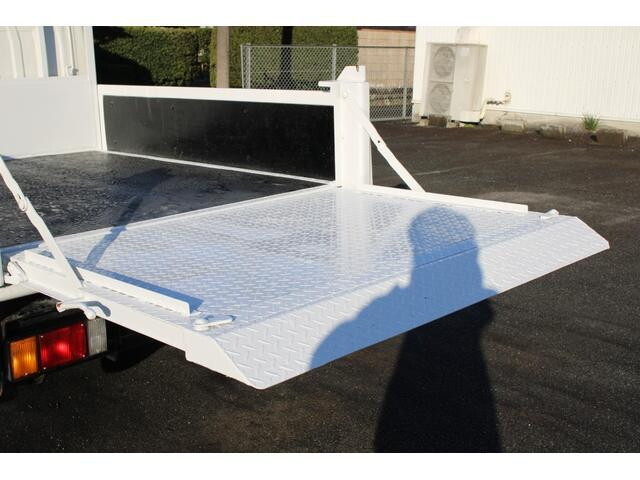 いすゞエルフダブルキャブ（Wキャブ）小型（2t・3t）[写真15]