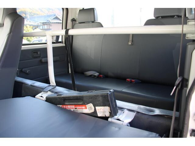 いすゞエルフダブルキャブ（Wキャブ）小型（2t・3t）[写真38]