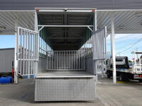 いすゞギガ家畜運搬車大型（10t）[写真13]