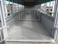 いすゞギガ家畜運搬車大型（10t）[写真17]