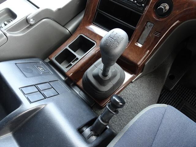 いすゞギガ家畜運搬車大型（10t）[写真23]