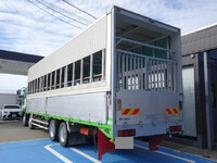 いすゞギガ家畜運搬車大型（10t）[写真02]