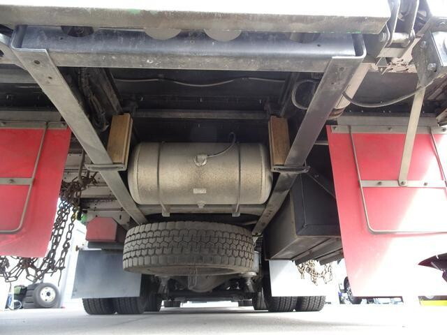 いすゞギガ家畜運搬車大型（10t）[写真35]