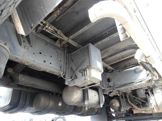 いすゞギガ家畜運搬車大型（10t）[写真36]