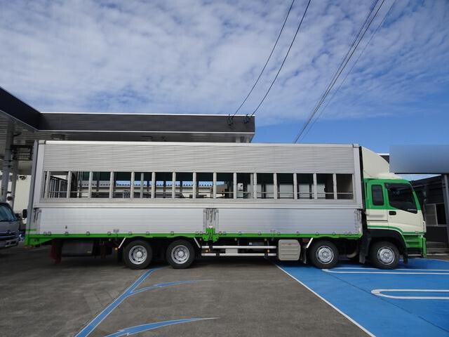 いすゞギガ家畜運搬車大型（10t）[写真06]