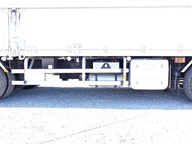 UDトラックスクオンアルミウイング大型（10t）[写真16]