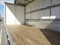 三菱ふそうファイターアルミウイング中型（4t）[写真14]