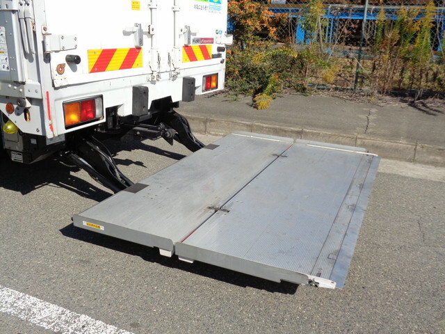 三菱ふそうファイターアルミウイング中型（4t）[写真15]