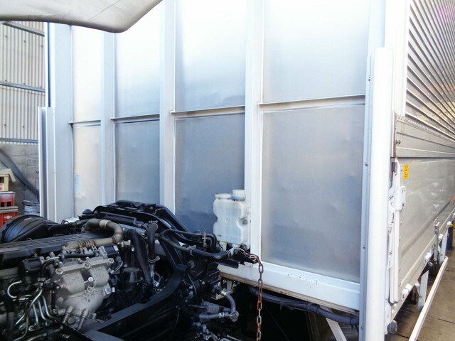 三菱ふそうファイターアルミウイング中型（4t）[写真17]