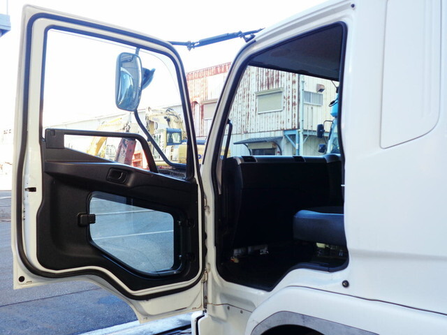 三菱ふそうファイターアルミウイング中型（4t）[写真29]