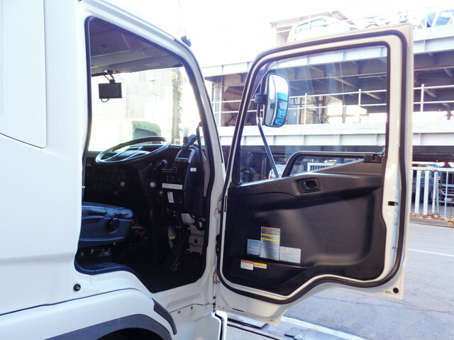 三菱ふそうファイターアルミウイング中型（4t）[写真33]