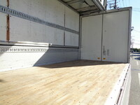 三菱ふそうファイターアルミウイング中型（4t）[写真10]