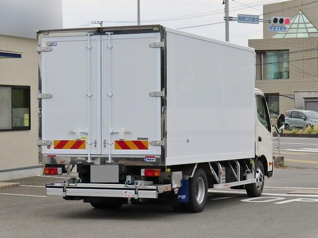 日野デュトロ冷凍車（冷蔵車）小型（2t・3t）[写真02]