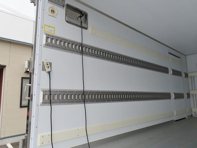 日野デュトロ冷凍車（冷蔵車）小型（2t・3t）[写真23]