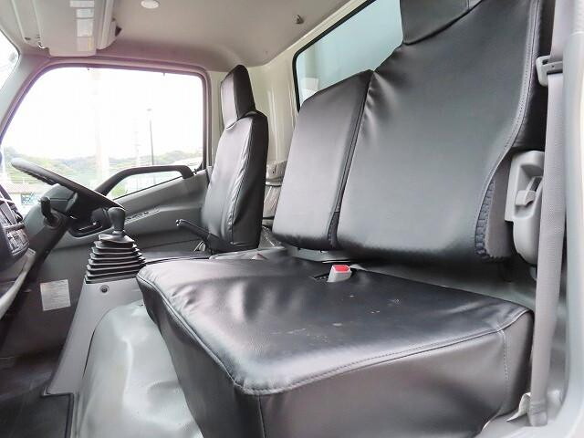 日野デュトロ冷凍車（冷蔵車）小型（2t・3t）[写真09]