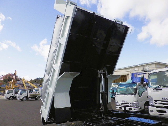三菱ふそうファイターダンプ中型（4t）[写真10]