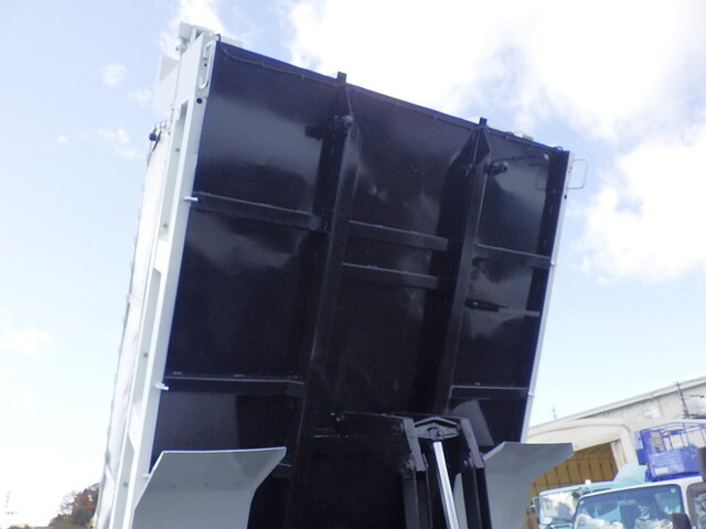 三菱ふそうファイターダンプ中型（4t）[写真11]