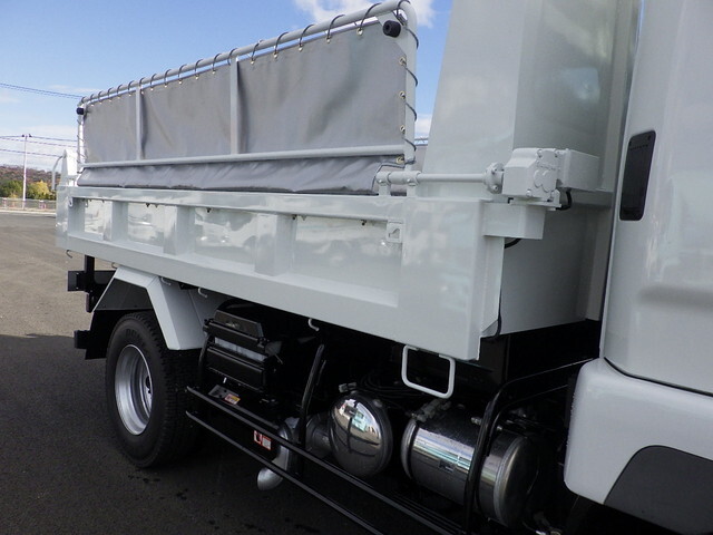 三菱ふそうファイターダンプ中型（4t）[写真16]