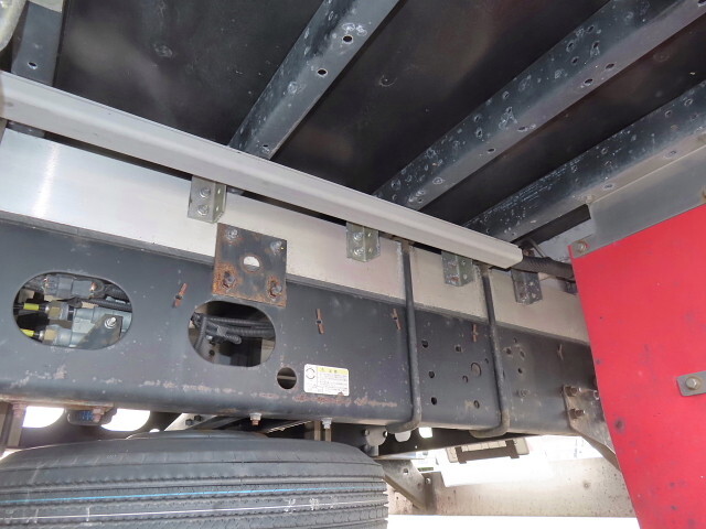 いすゞフォワードアルミウイング中型（4t）[写真11]