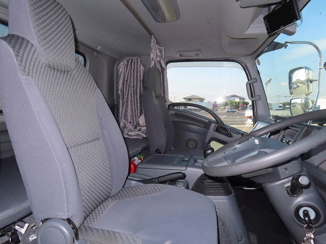 いすゞフォワードアルミウイング中型（4t）[写真21]